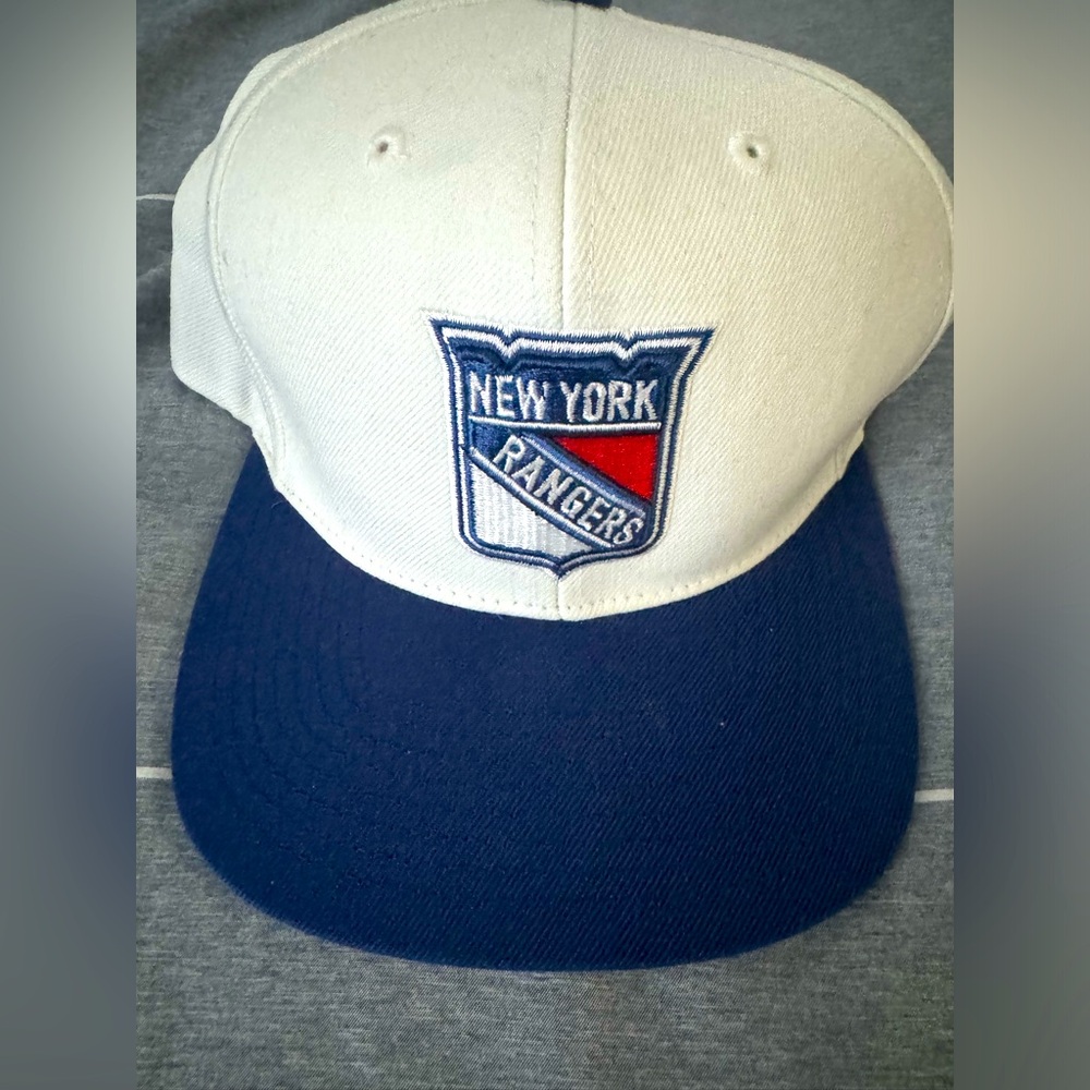 Mitchell & Ness New York Rangers Snapback Cap Preowned